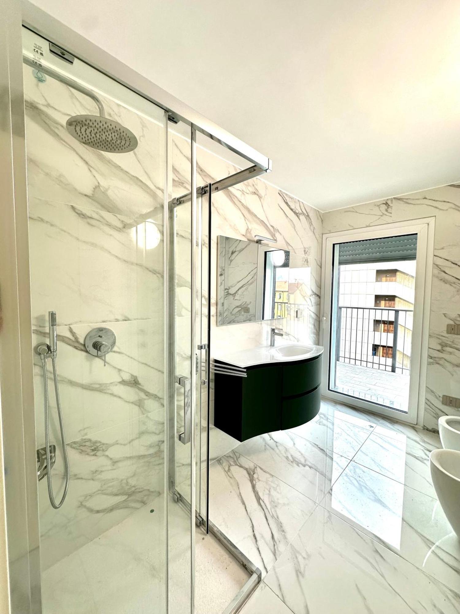 Be-C0 Sempione Luxury Apt Milan Bagian luar foto