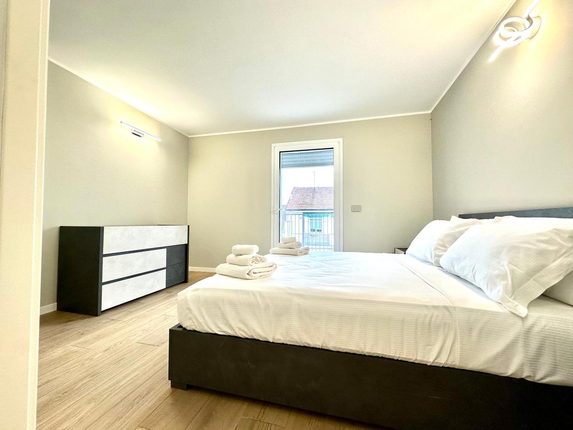 Be-C0 Sempione Luxury Apt Milan Bagian luar foto