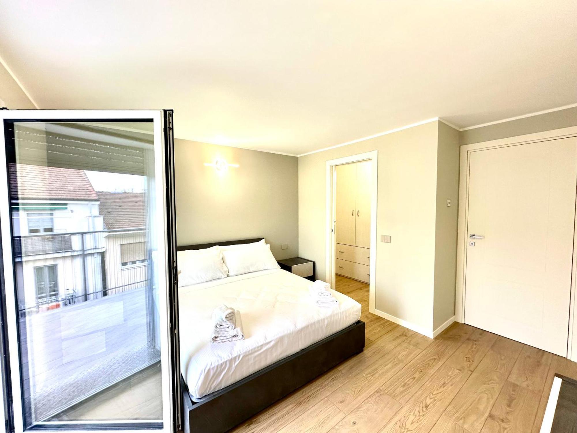 Be-C0 Sempione Luxury Apt Milan Bagian luar foto